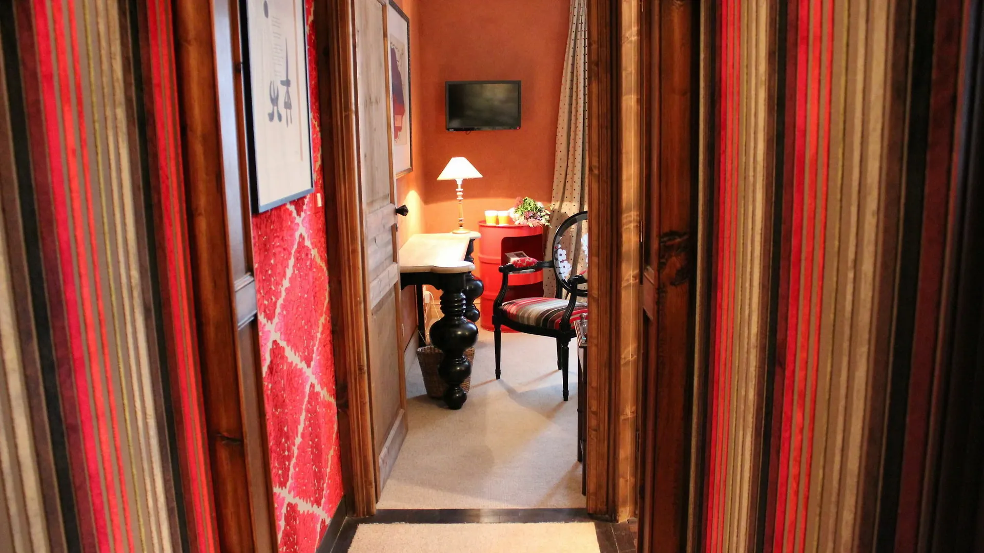 Hotel De Conde 4*