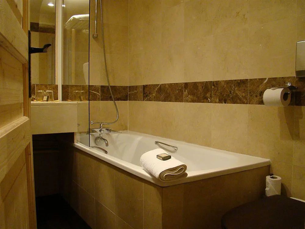 Hotel De Conde